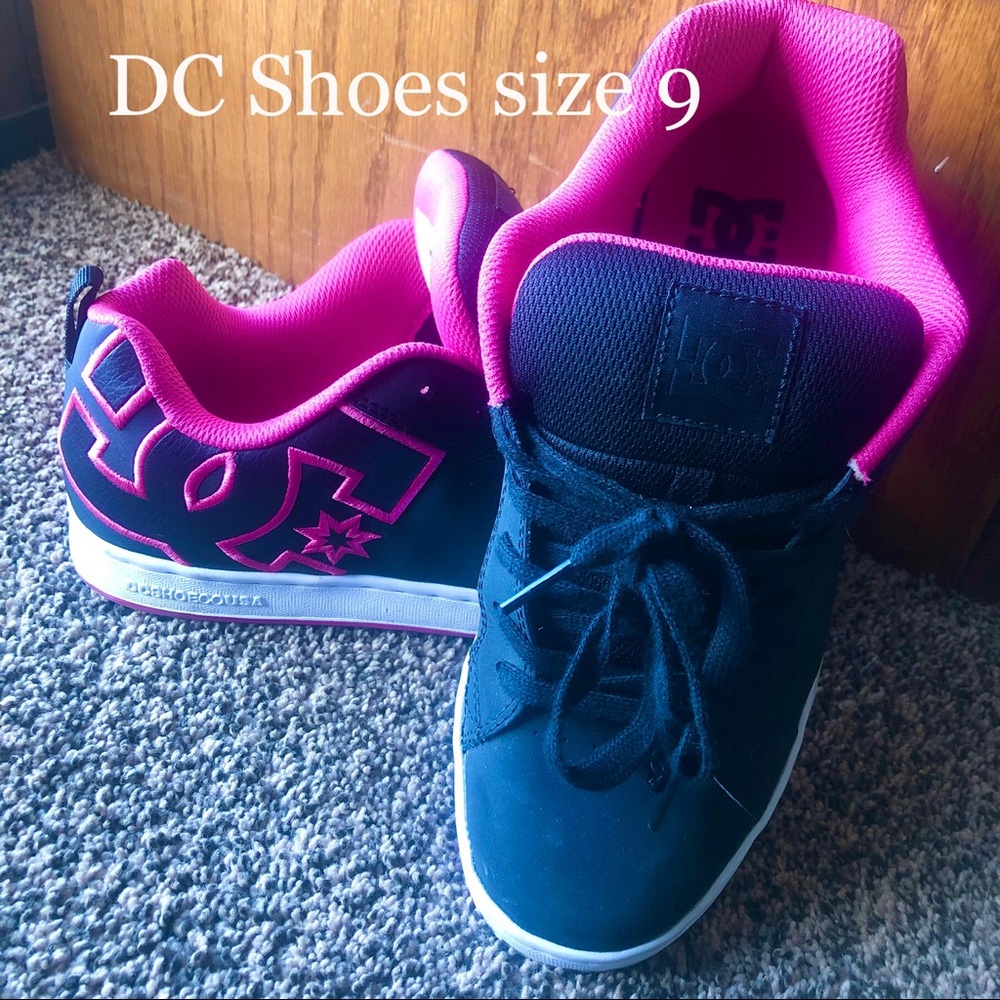 DC Shoes size 9
